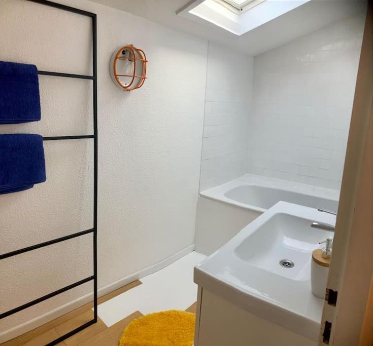 Charmant Appartement Pop - Arty Thonon-les-Bains Ngoại thất bức ảnh