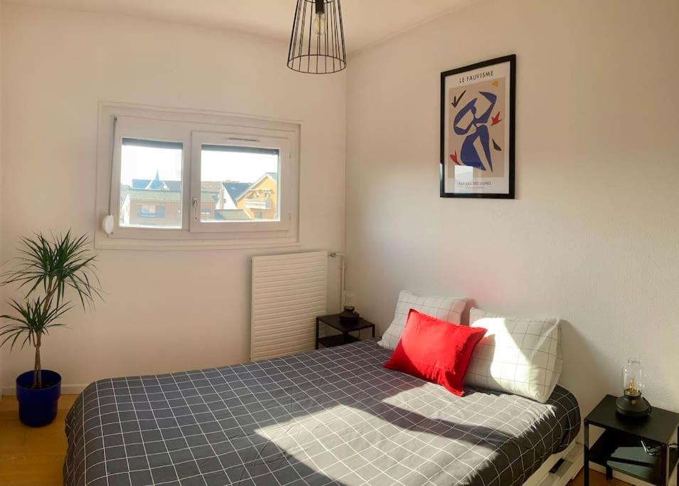 Charmant Appartement Pop - Arty Thonon-les-Bains Ngoại thất bức ảnh